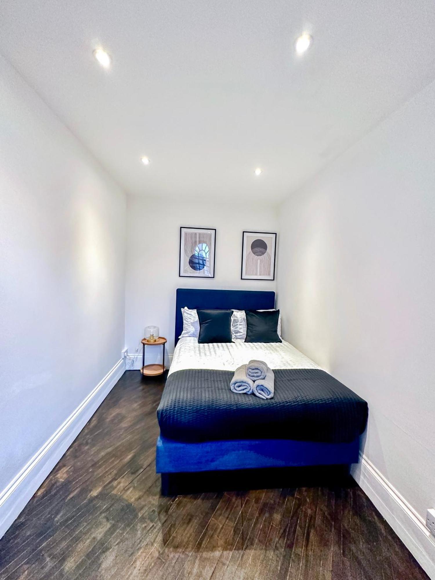 1-Bedroom Apartments In Shoreditch, Old Street, Hoxton London Eksteriør billede